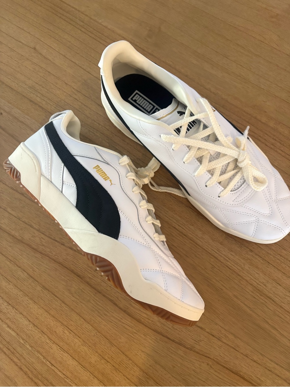 Puma Men’s White & Black Low-Top Sneakers with Gum Sole New Mens 10.5